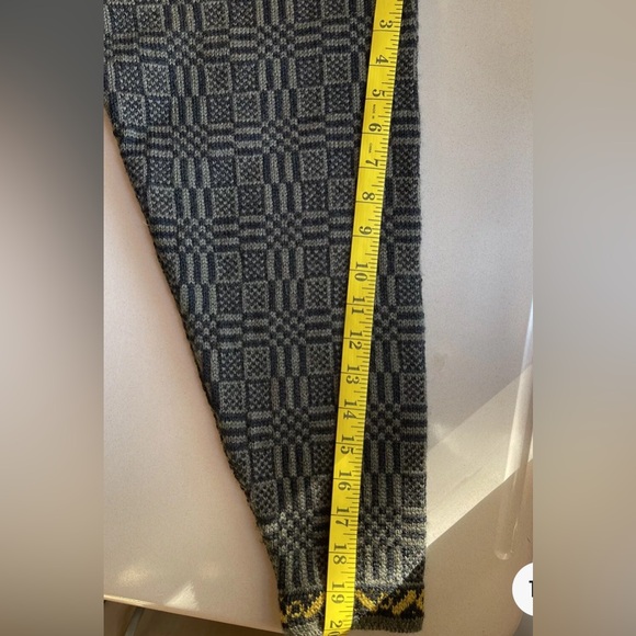 Oleana Made In Norway 100% Soft Wool Geometric Cardigan, Size Medium, New, $550 - Picture 10 of 10